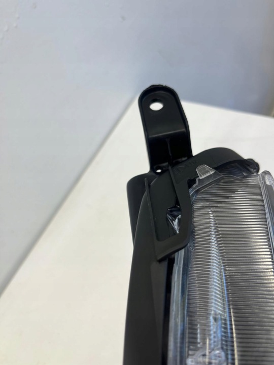 TOYOTA YARIS IV LENTILLE ZW PHARE GAUCHE AVANT EU-K06