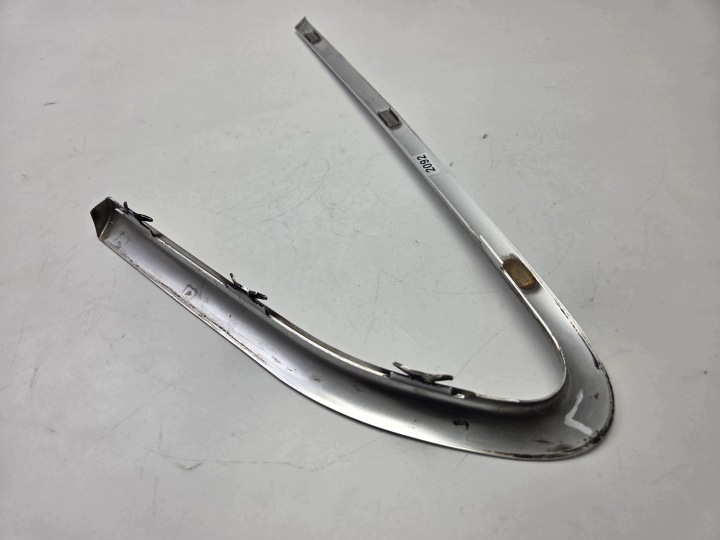MOULURE VITRES KAROSERYJNEJ GAUCHE AVANT VW SHARAN II