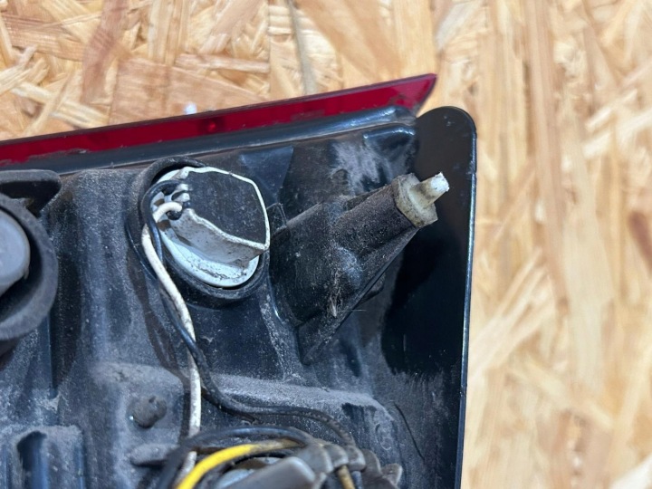 PHARE GAUCHE ARRIÈRE DANS COUVERCLE DE COFFRE RENAULT MEGANE III UNIVERSEL 265550028R