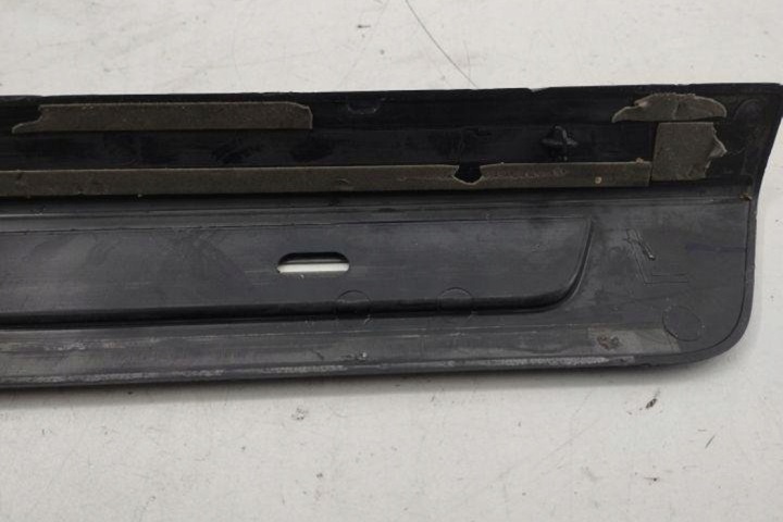 GAUCHE AVANT MOULURE SEUIL AUDI Q5 (8R) 80A947417 2.0L DIESEL 140KW 2020