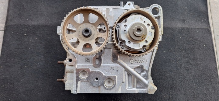 SKODA OE 04C103404F CULASSE PISTONS