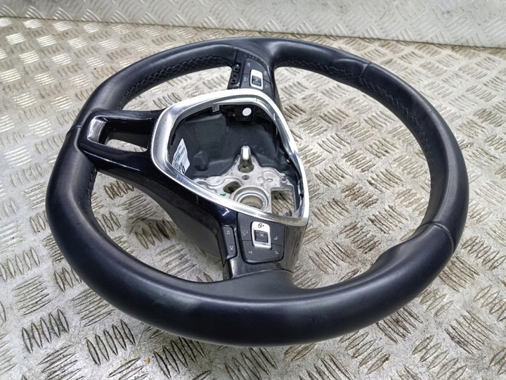 VOLKSWAGEN PASSAT B8 STEERING WHEEL LEATHER MULTIFUNCTIONALITY 5Q0419091 photo 2 - milautoparts-fr.ukrlive.com