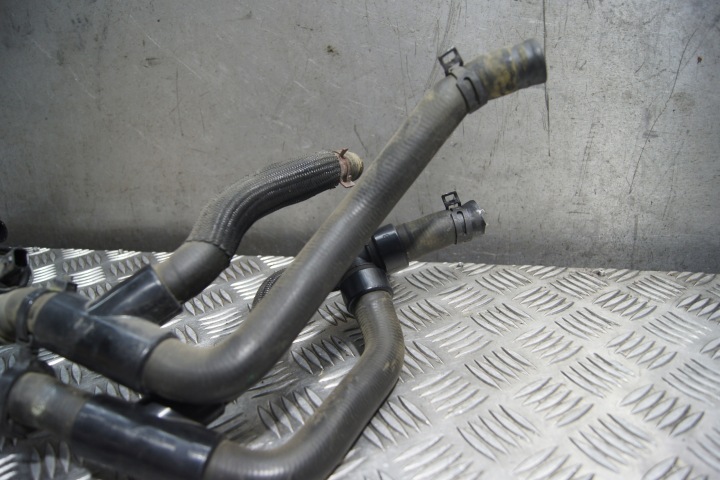 CONDUITES DE DÉRIVATION EAU LIQUIDE RENAULT 1.5 DCI 924102756R