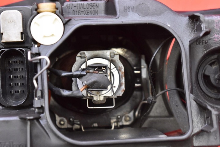 PROJECTEUR DROIT PHARE AVANT LENTILLE EUROPE 8E0941004F AUDI A4 B6 00-05