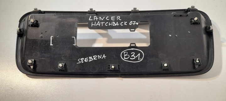MITSUBISHI LANCER VIII CACHE COUVERCLES DE COFFRE ARRIÈRE 5817A099 (B31)