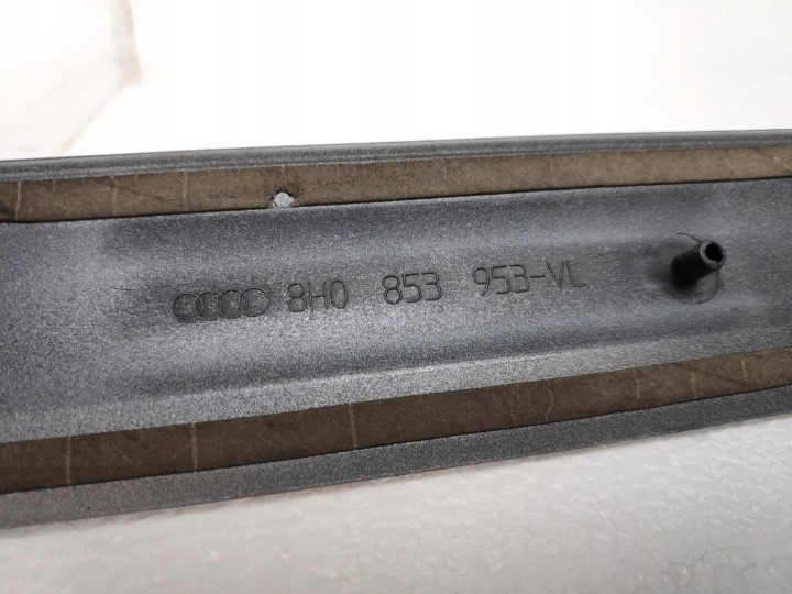 AUDI A4 B6 CABRIO MOULURE PORTES GAUCHE AVANT 8H0853953