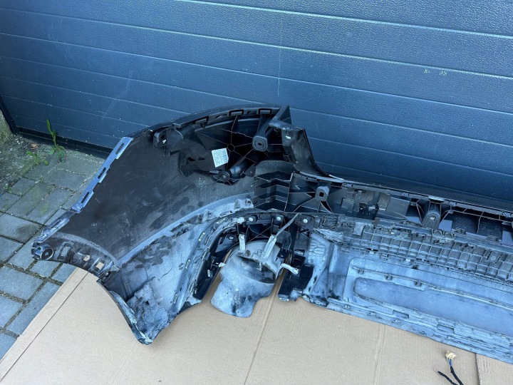 AUDI RSQ8 PARE-CHOCS ARRIÈRE COMPLET 4M8807511A