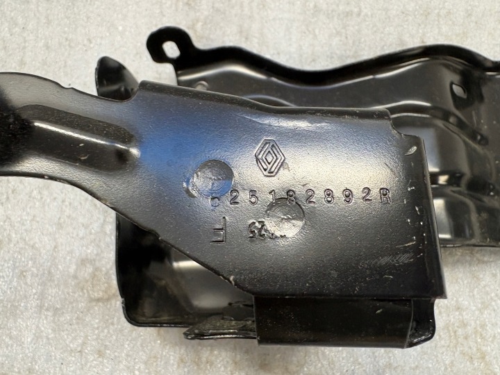SUPPORT COURROIE DROIT DACIA LOGAN III SANDERO III 625126095R