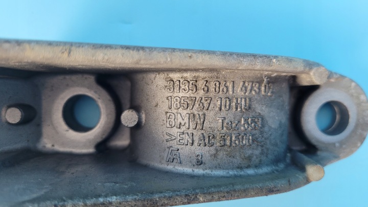 BMW 5' G31 540D XDRIVE 18R FIXATION POIGNÉE STABILISATEUR GAUCHE 6861473