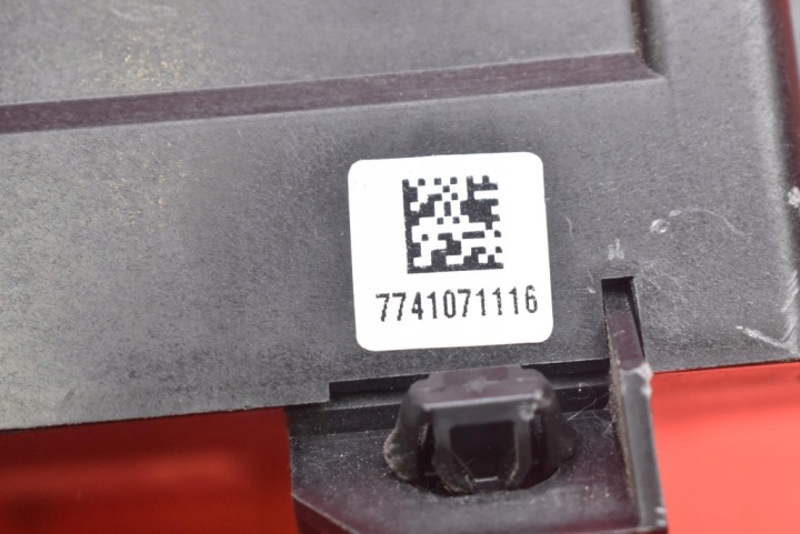 BOÎTE FUSIBLES FUSIBLE 8637A643 MITSUBISHI ASX 1 I 1.8 DID 4X4 150 KM 1
