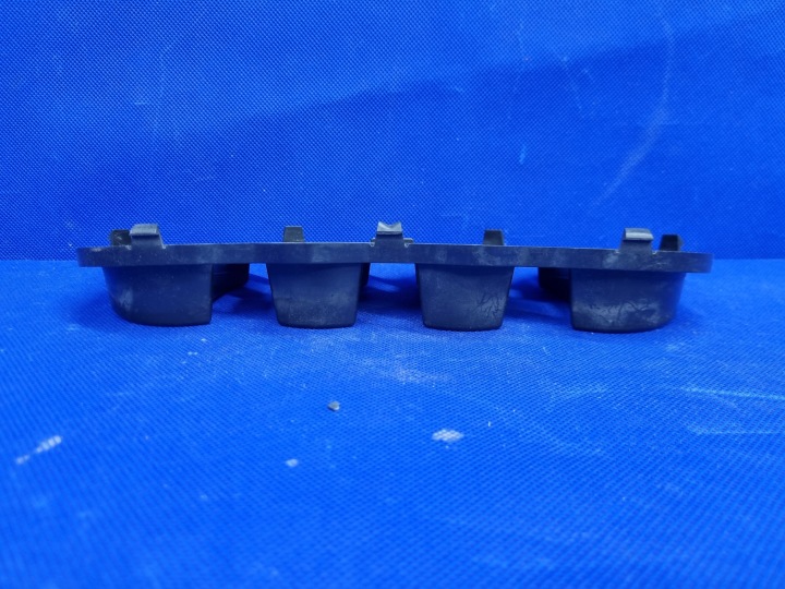 AUDI A6 C7 PPDSTAWA SOUS LOGO PARE-CHOCS AVANT ORIGINAL 4G0853037