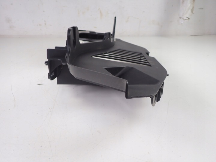 COLLECTEUR COUVERCLES DE COFFRE DROIT CITROEN DS5 HYBRID EUROPE 9671347477