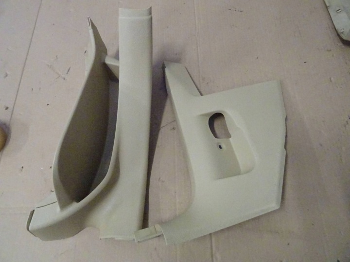 REVÊTEMENT SEUIL GAUCHE CÔTÉ VW GOLF V PLUS 5D HAYON NR219