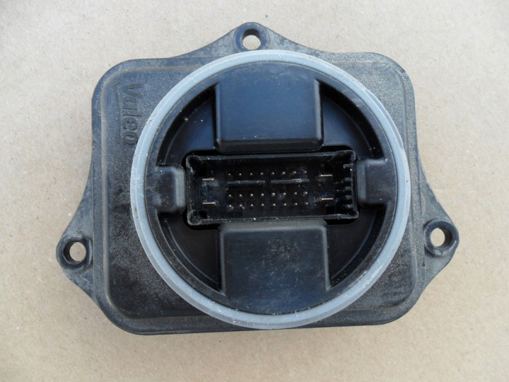FORD AVEC ENSEMBLE MAXIMAL II 90057397 CONVERTISSEUR XÉNON