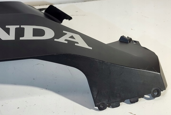 PRISE DÉFLECTEUR D'AIR INFÉRIEURE DROITE 64270-MKN-D100 HONDA CBR 650 R 2019-2023R