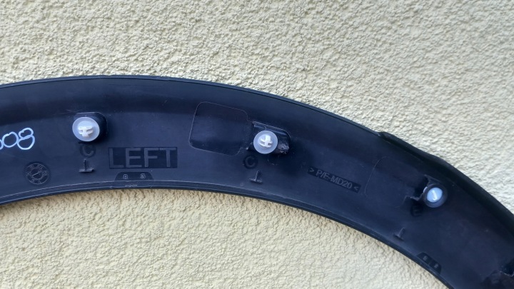 PEUGEOT 5008 II MOULURE GARDE-BOUE ARRIÈRE GAUCHE KRYVIY RIG 9814071477