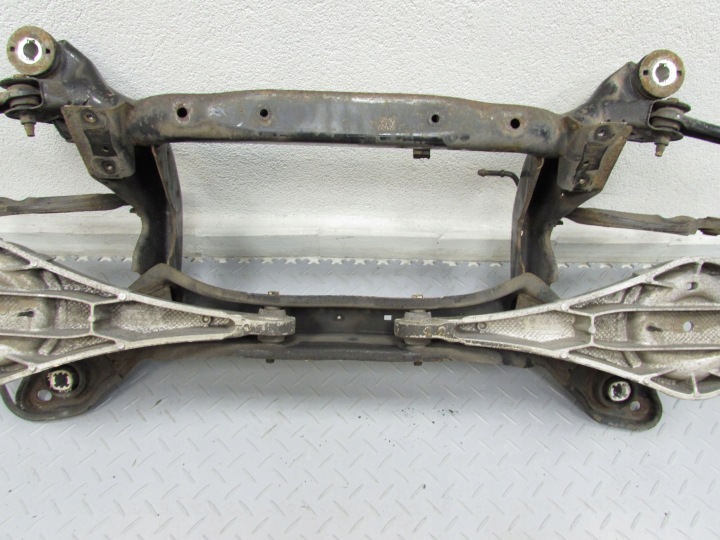 VOLVO S80 II 07-16 CHÂSSIS CHÂSSIS POUTRE BERCEAU TRAVERSE SUSPENSIONS ARRIÈRE