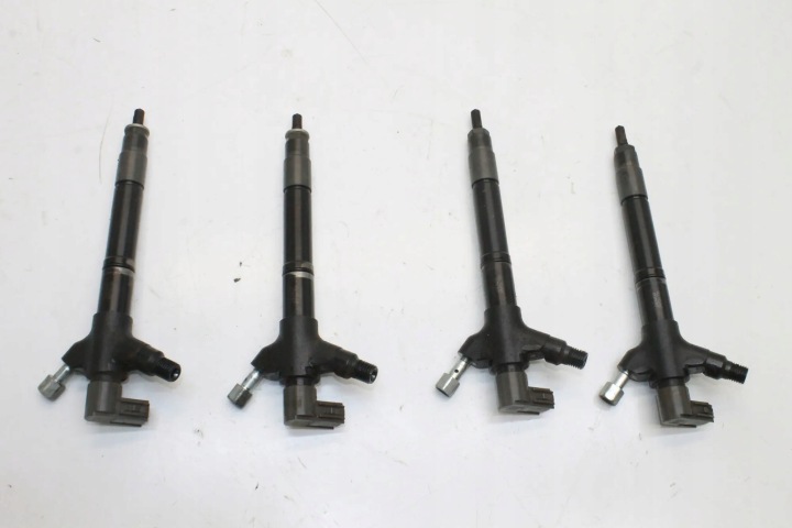 SYSTÈME COMBUSTIBLE TOYOTA RAV 4 III (_A3_) 221000R050 34853301 2.2L 110KW 2012