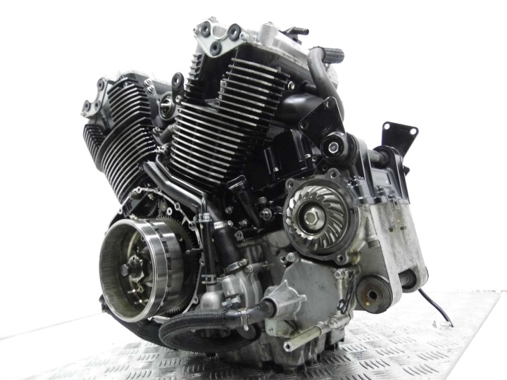SUZUKI VZR 1800 MOTEUR Y506 38169 TKM ORIGINAL