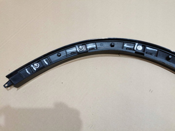 BMW X5 G05 MODULE 20’’ MOULURE SUR AILE ARRIÈRE DROITE ARRIÈRE EN BON ÉTAT 8069292