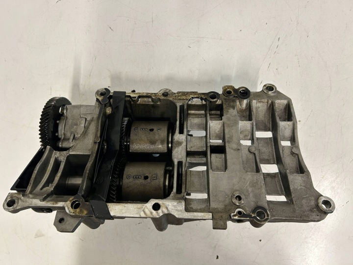 POMPE HUILES BMW 5 E60 E61 2.0D 8058052011 M47D20 204D4