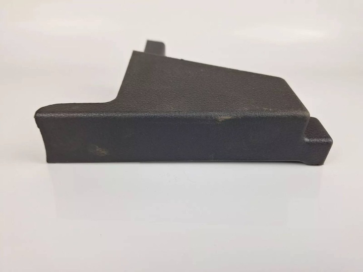 FIXATION RIDEAUX COUVERCLES DE COFFRE AUDI A3 S3 8V 8V0863424A