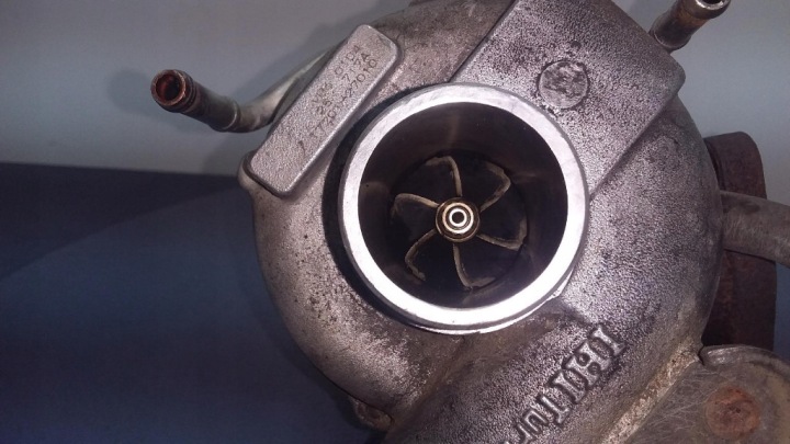 TOYOTA AVENSIS T22 2.0 D4D TURBOCOMPRESSEUR 17201-27010