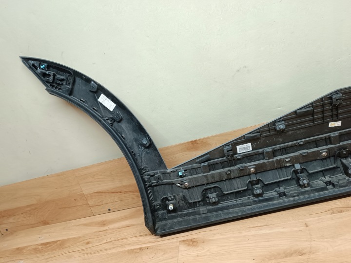 HYUNDAI IONIQ 5 MOULURE SUR PORTES GAUCHE ARRIÈRE ARRIÈRE 87731-GI100