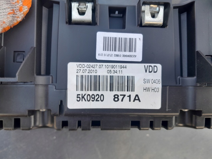 VW GOLF VI 2.0 TDI COMPTEUR TABLEAU DE BORD 5K0920871A
