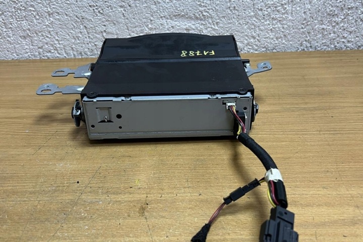 CHANGEUR CD MERCEDES-BENZ M (W164) 7181915030 3.0L DIESEL 140KW 2007