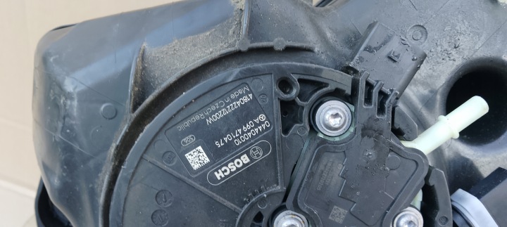 RÉSERVOIR ADBLUE AVEC POMPE MERCEDES C-KLASA 205 A2054703901 A0994710475 ORIGINAL