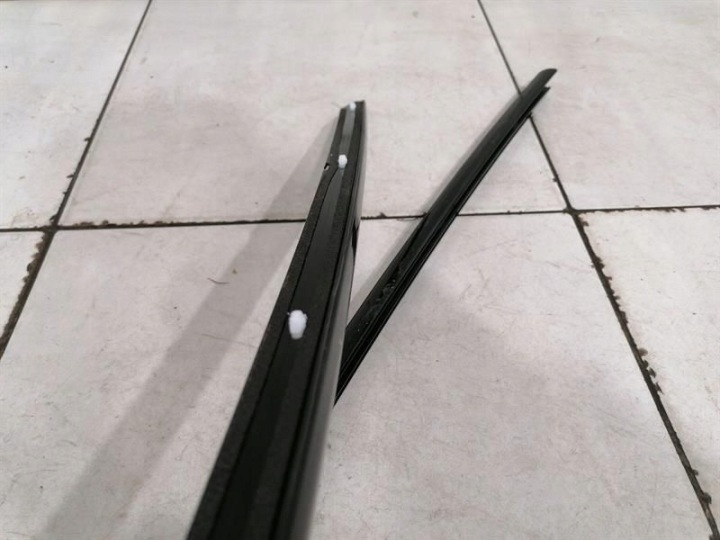 PORSCHE TAYCAN 9J KIT MOULURES CARROSSERIE 9J0853262B KIT VOLANT NOIR