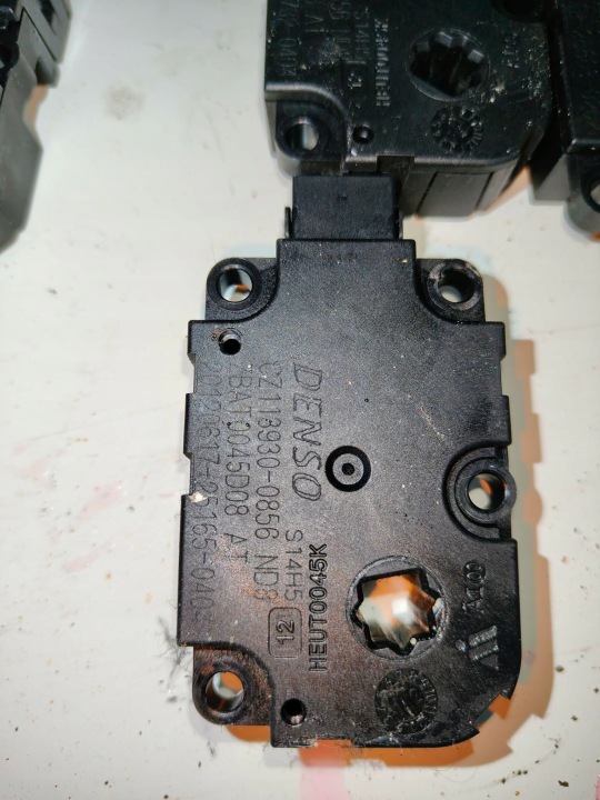 PETIT MOTEUR RÉCHAUFFEURS AUDI A6 C7 A7 ZBAT0045D08 CZ113930-0856