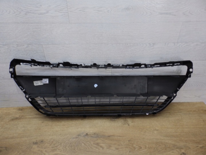 GRILLE CENTRALE DANS PARE-CHOCS PEUGEOT 208 LIFT 14/19'