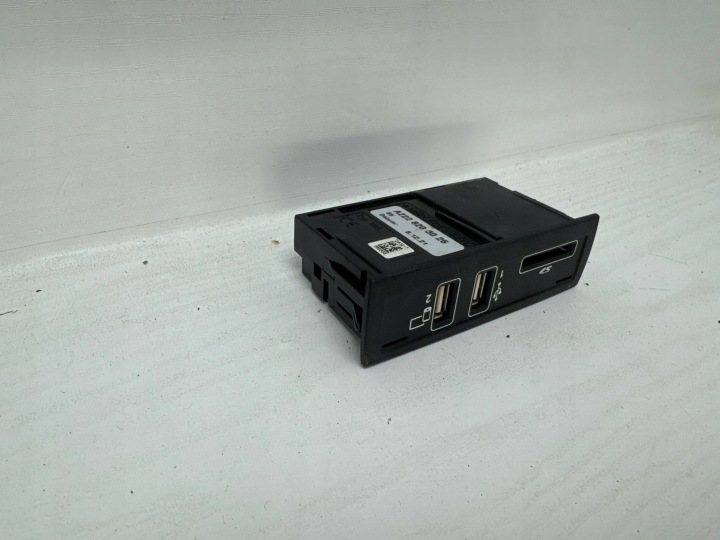 A2228203026 GENUINE STEROWNIK/MODUL USB