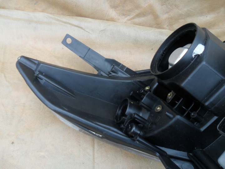 PHARE PROJECTEUR GAUCHE AVANT EUROPE STANLEY P5117L XÉNON MAZDA 5 V 2005-