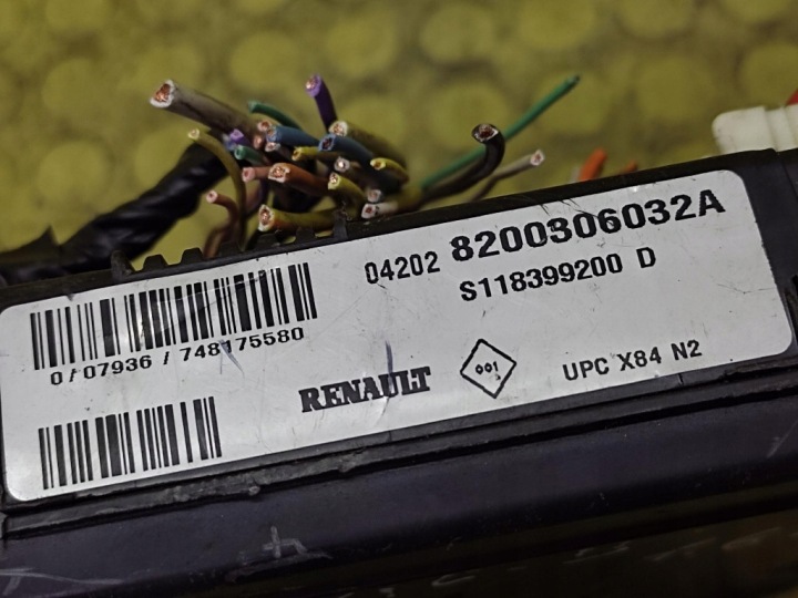 RENAULT SCENIC II MODULE UPC 8200306032A