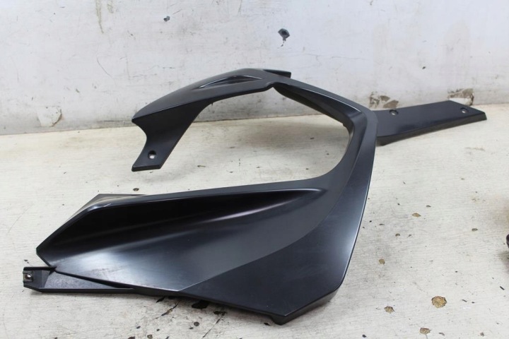 BMW R1200 RT K26 DÉFLECTEUR D'AIR CÔTÉ DROIT BAS 8007090