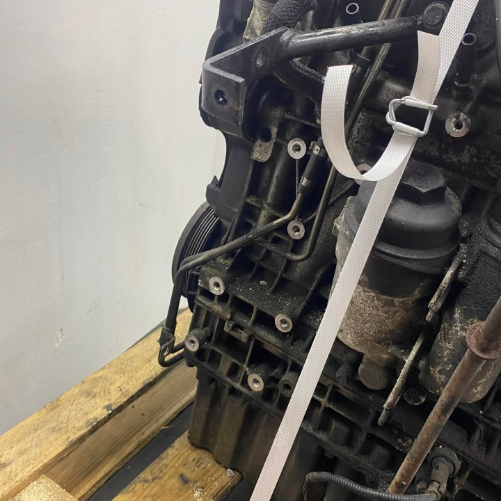 MOTEUR VOLVO DIESEL ORIGINAL D5244T VERS AUTOMOBILES OSOBOWYCH