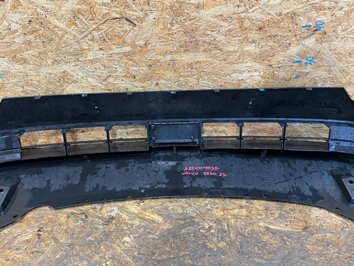 VOLVO EX30 EX-30 23- SPOILER MOULURE DOUBLURE PARE-CHOCS AVANT AVANT