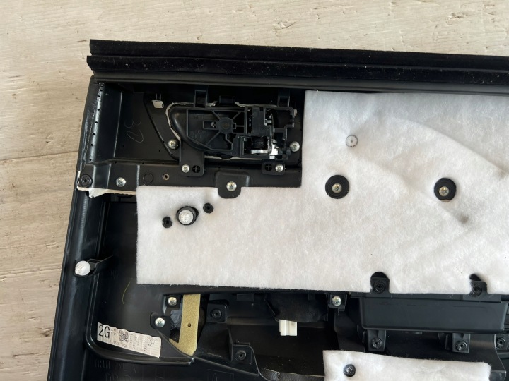 SUBARU OUTBACK IV 4 2010R GARNITURE COLLECTEUR PORTES ARRIÈRE GAUCHE S73508410
