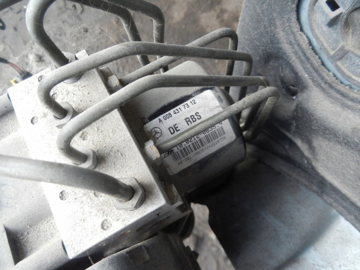 POMPE CONTRÔLEUR ABS MERCEDES W212 E CLASSE