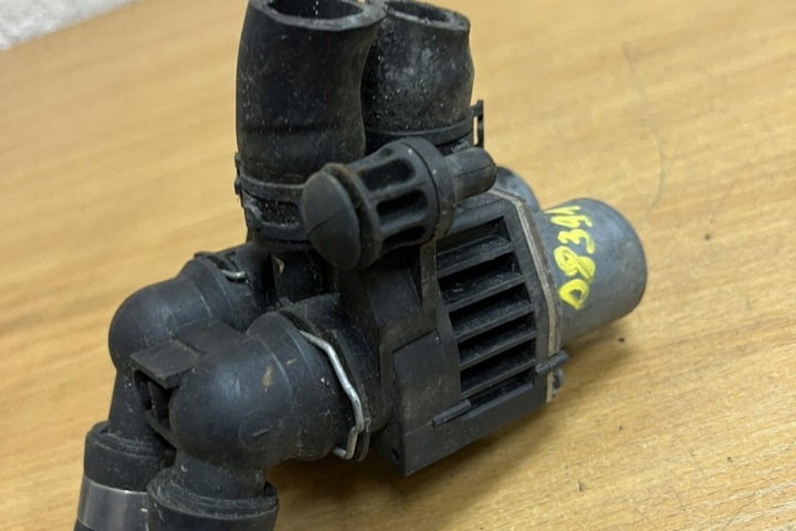 SOUPAPE RADIATEUR RÉCHAUFFEURS MERCEDES-BENZ E (W210) 0235451628 2.2L DIESEL