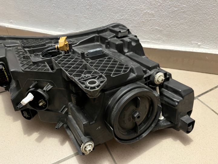 PHARE AVANT AVANT GAUCHE SKODA SUPERB III 3 XÉNON 3V1941015B