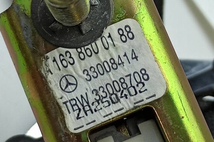 CEINTURE DE SÉCURITÉ ARRIÈRE GAUCHE MERCEDES-BENZ M (W163) 33003480 2.7L DIESEL