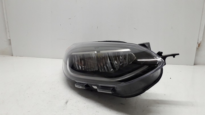 FORD FIESTA MK8 LIFT 21- PHARE DROITE AVANT LED