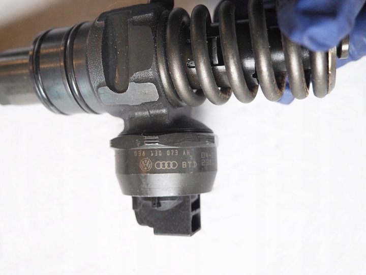 POMPE À INJECTION INJECTEUR DE POMPE BB 0414720036 038130073AH BOSCH