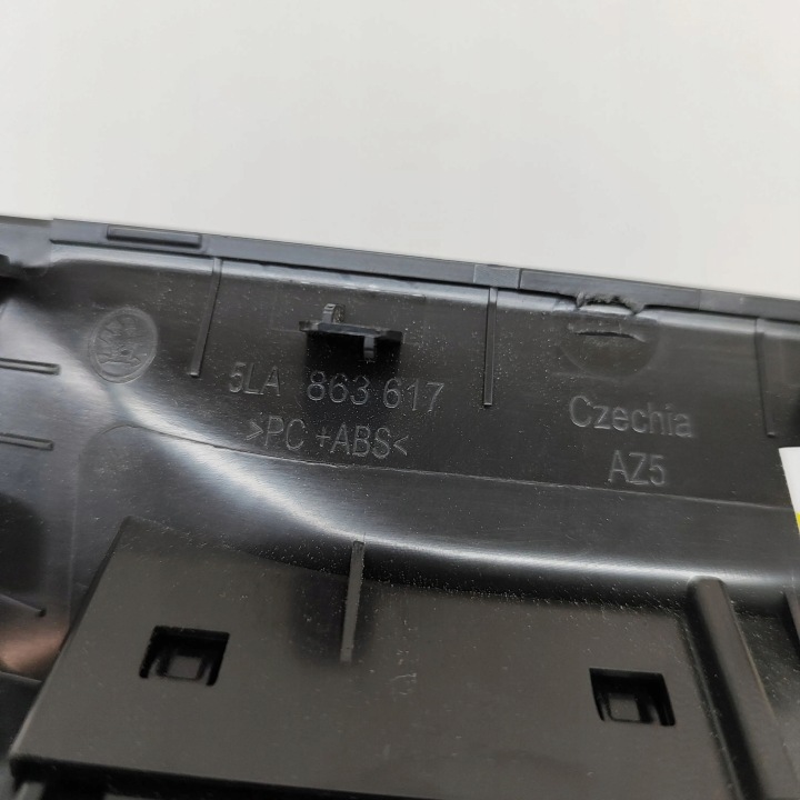 SKODA ENYAQ IV 2021 PRISE RACCORD USB