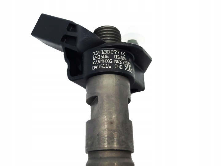 INJECTEUR CR AUDI A4 3,0 10- BOSCH
