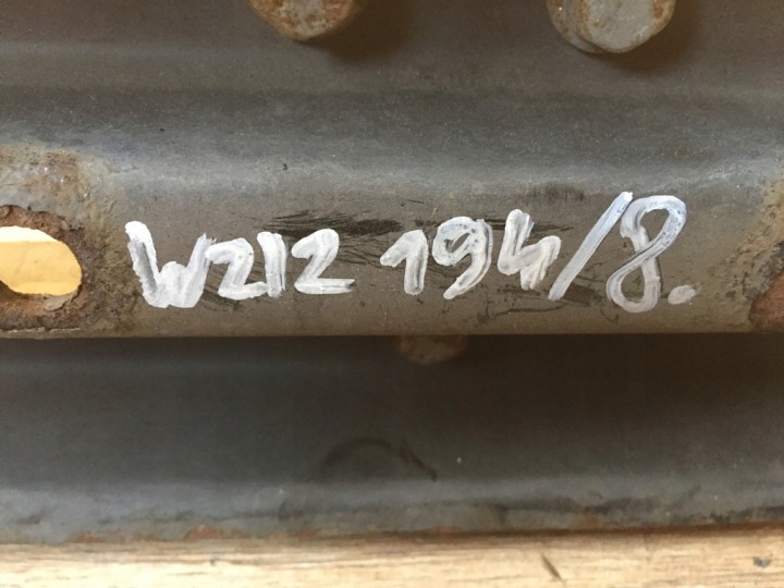 SUPPORT POIGNÉE BOÎTES MERCEDES W212 A2122422201